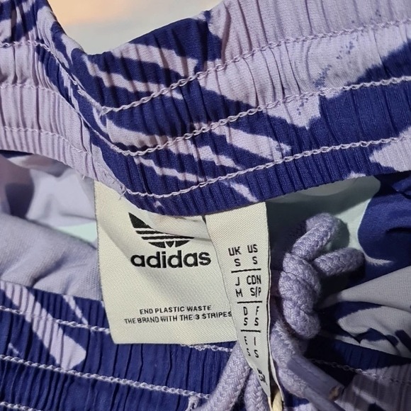 Adidas Originals AOP Purple Shorts Size Small NWT - Picture 3 of 6
